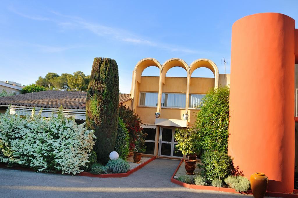 Hotel Le Galoubet 빌뇌브루베 외부 사진